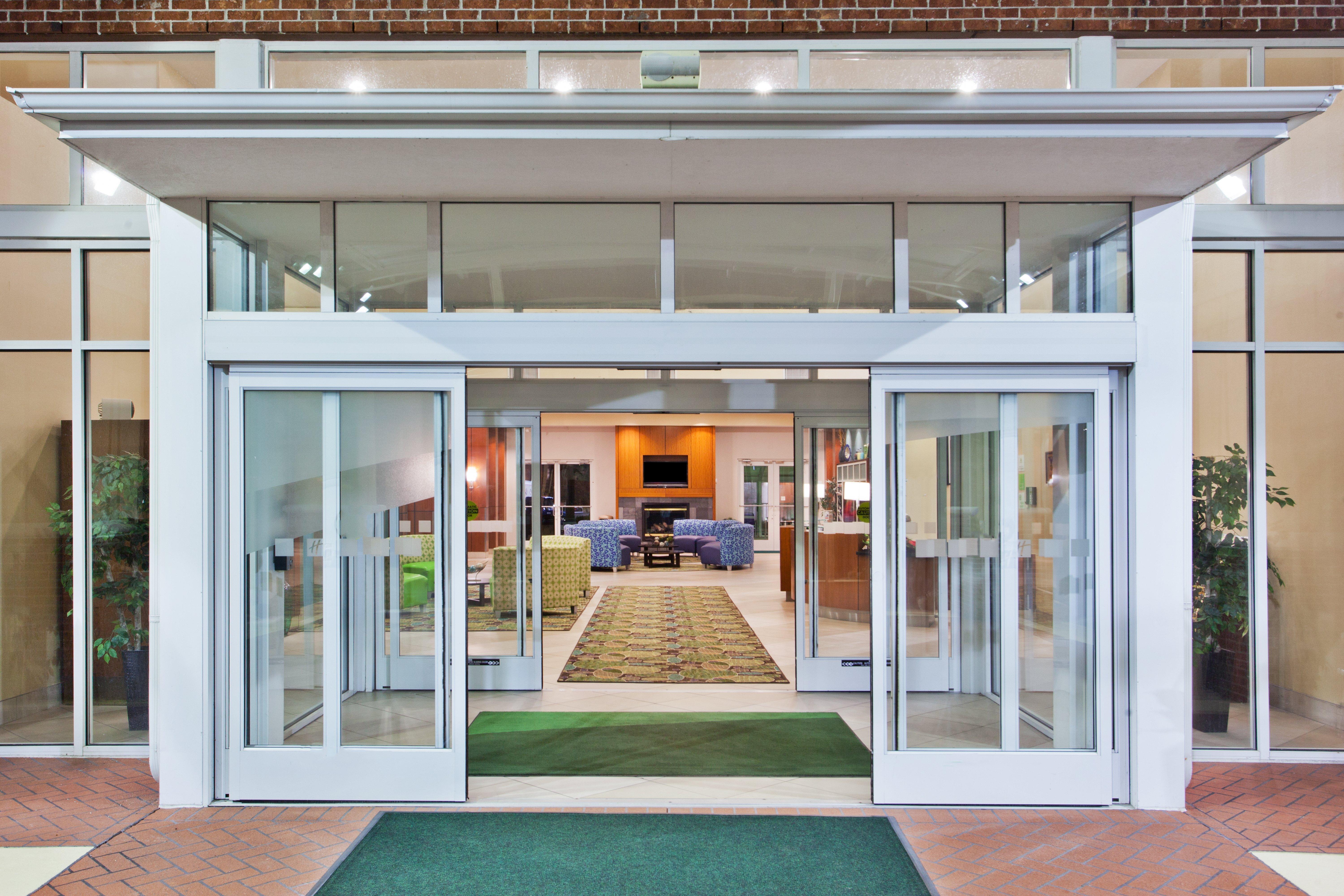 Holiday Inn Brunswick I-95 Ngoại thất bức ảnh
